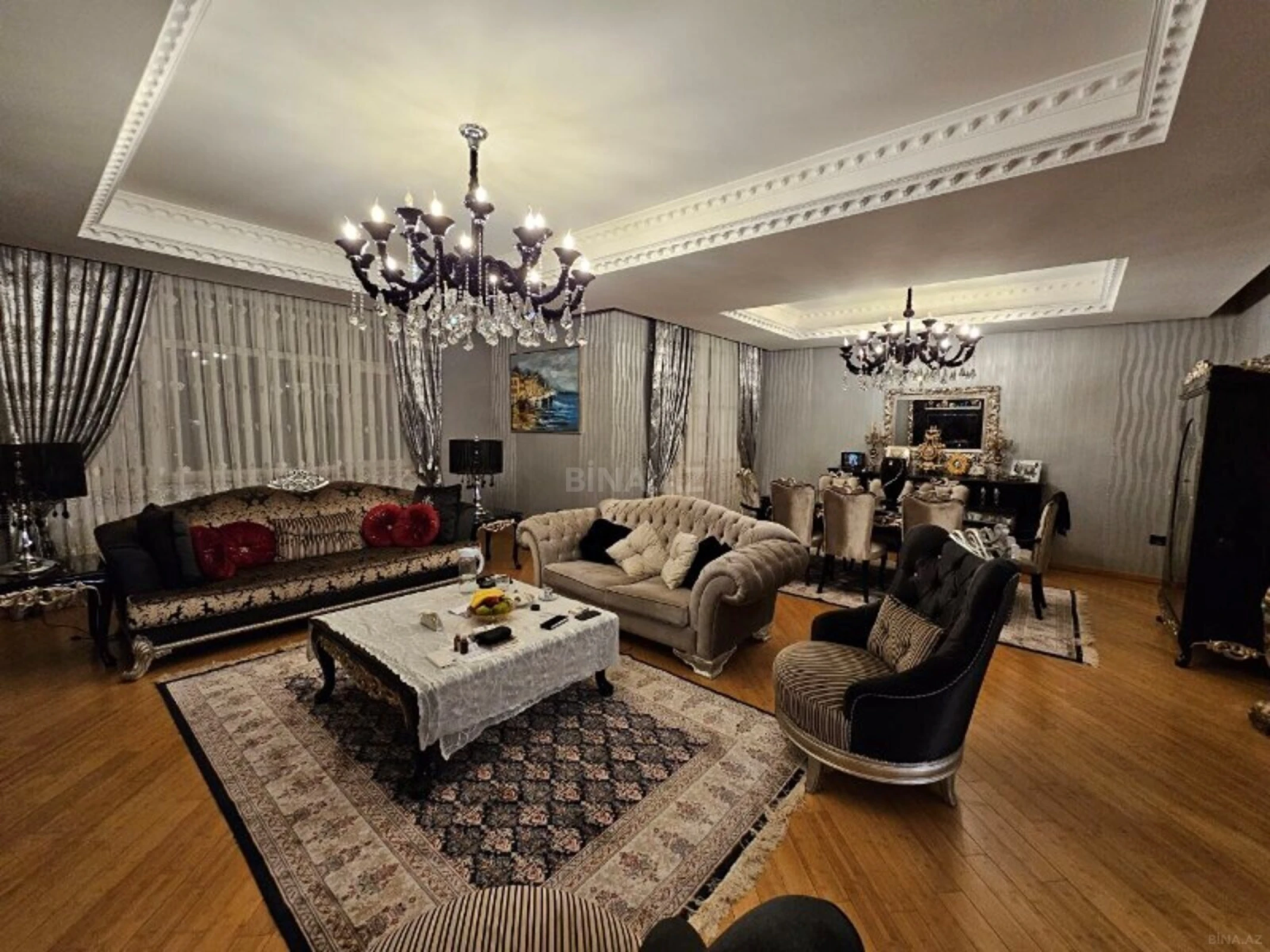 Satılır 4 otaqlı mənzil 320 m²