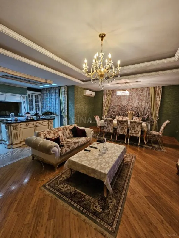 Satılır 4 otaqlı mənzil 320 m²