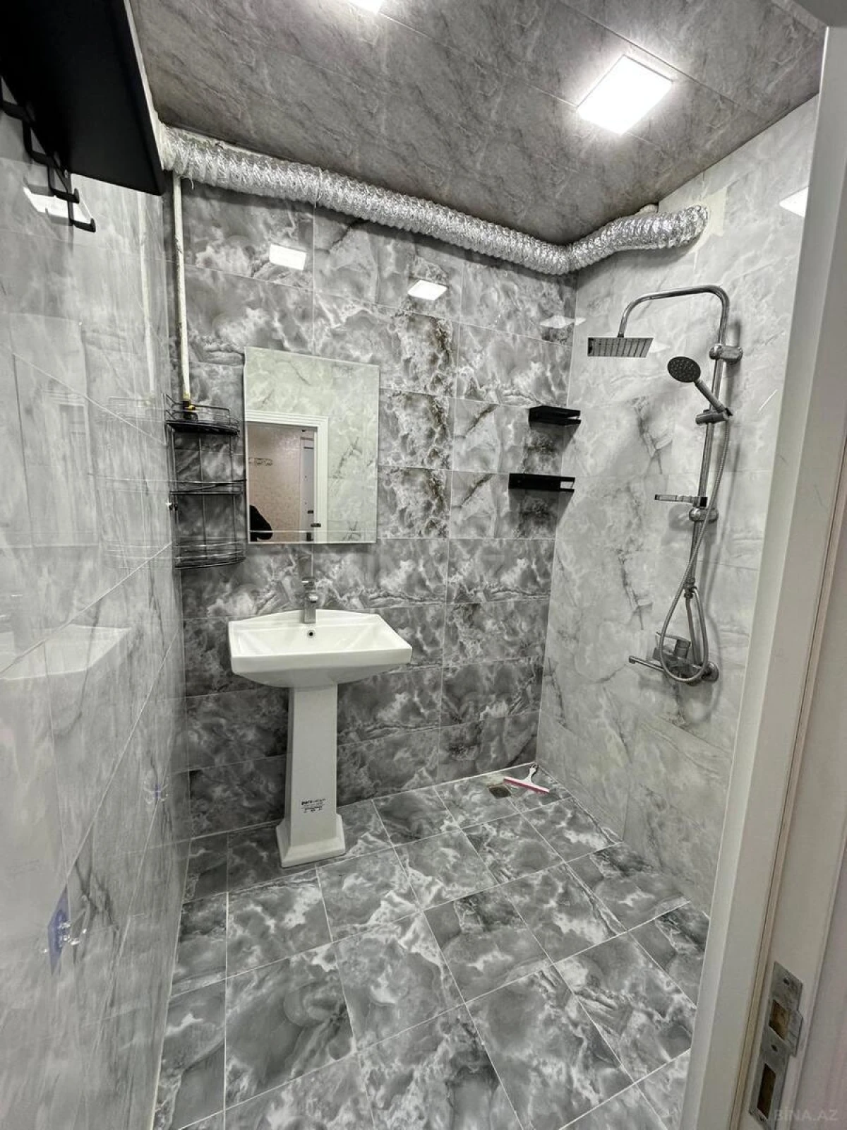 Satılır 2 otaqlı mənzil 60 m²