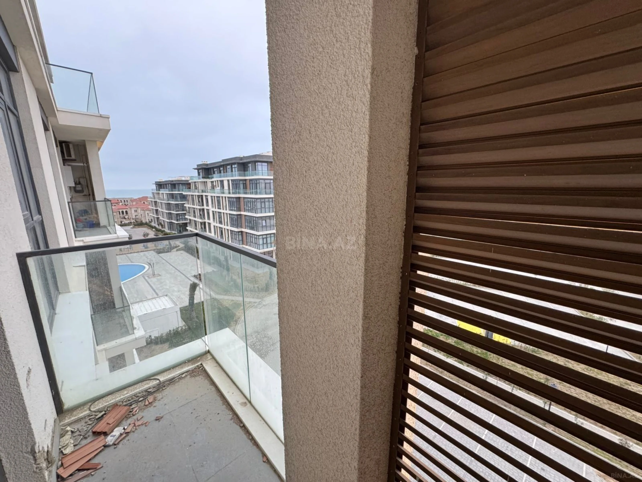 Satılır 2 otaqlı mənzil 74 m²