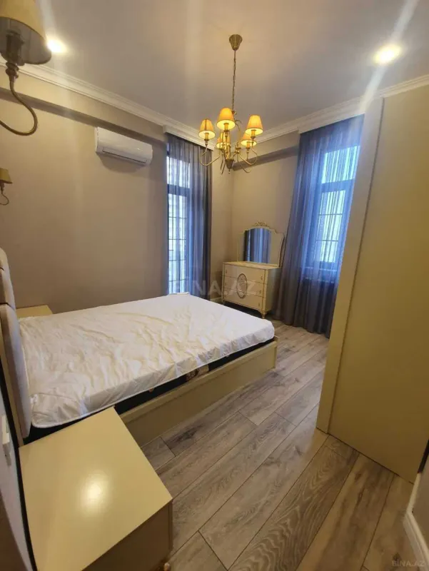 Satılır 3 otaqlı mənzil 97 m²