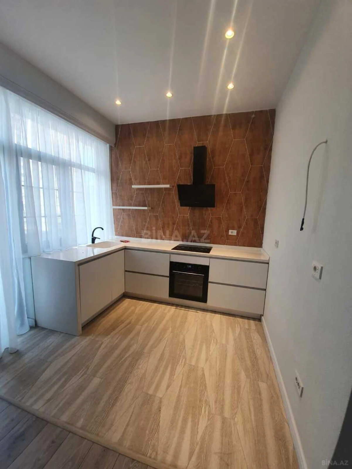 Satılır 3 otaqlı mənzil 97 m²