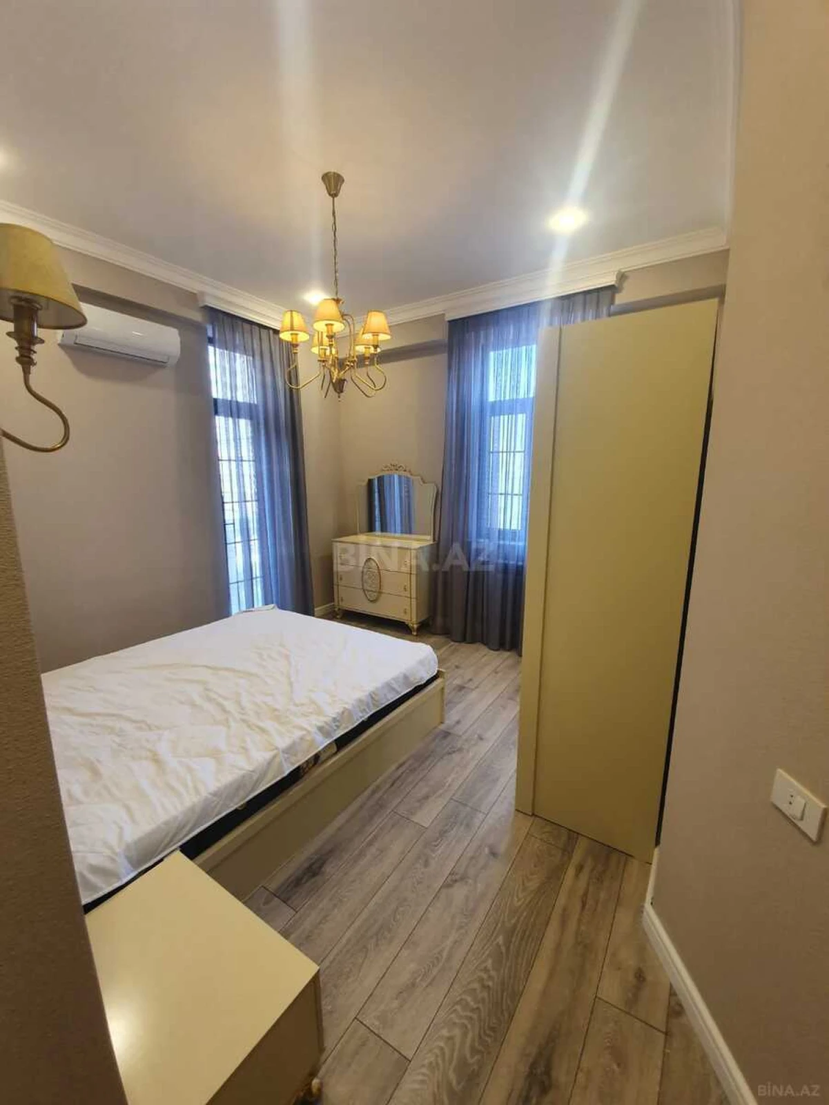 Satılır 3 otaqlı mənzil 97 m²