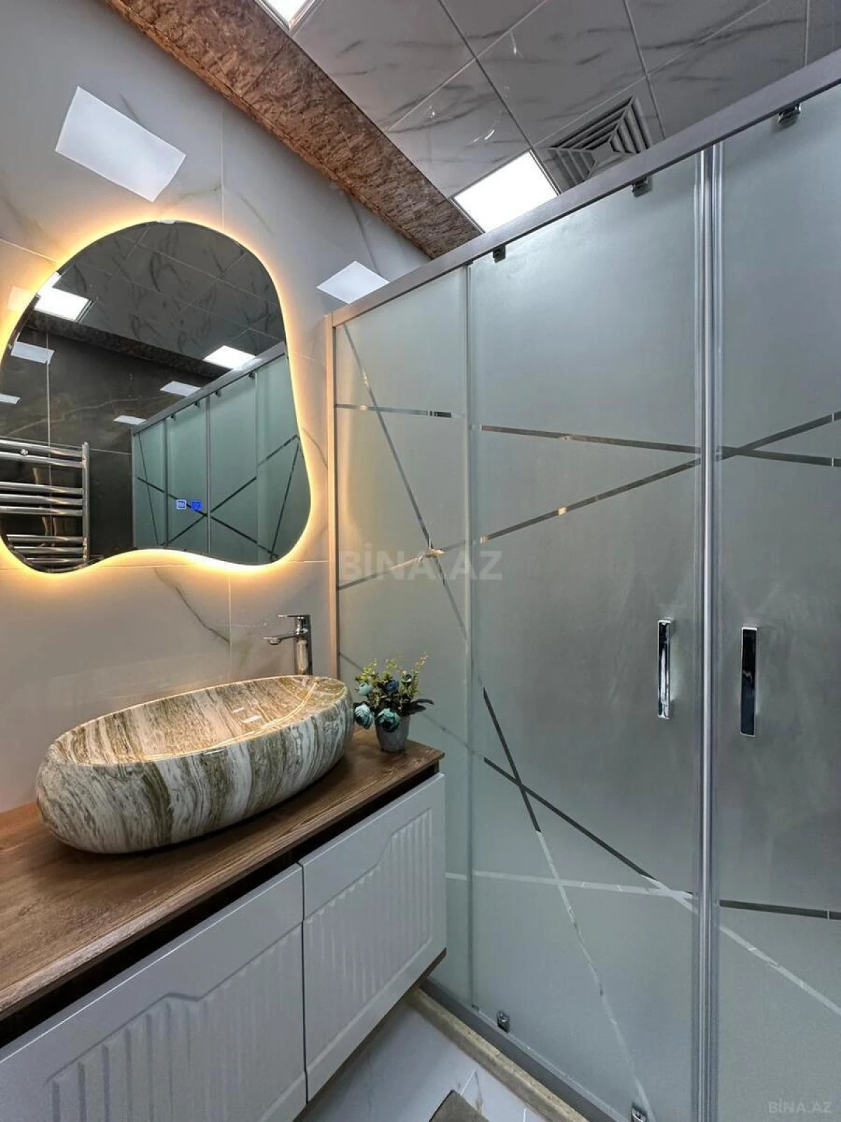 Satılır 3 otaqlı mənzil 107 m²