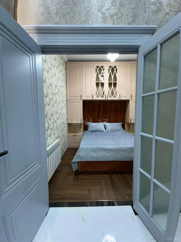 Satılır 3 otaqlı mənzil 107 m²