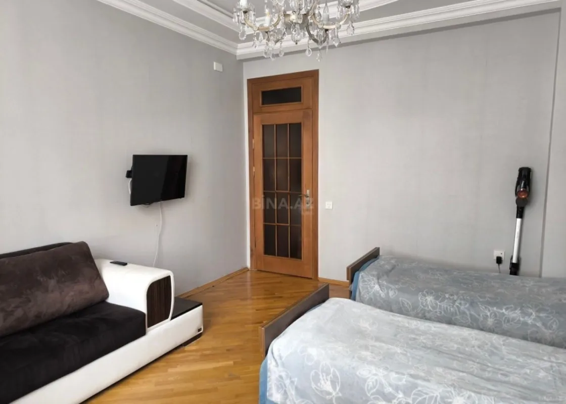 Satılır 3 otaqlı mənzil 123 m²