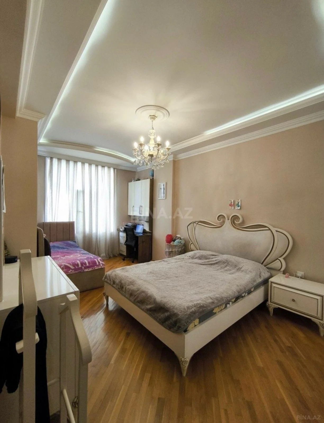 Satılır 3 otaqlı mənzil 123 m²