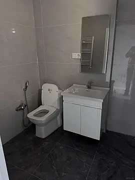 Satılır 5 otaqlı mənzil 126.3 m²