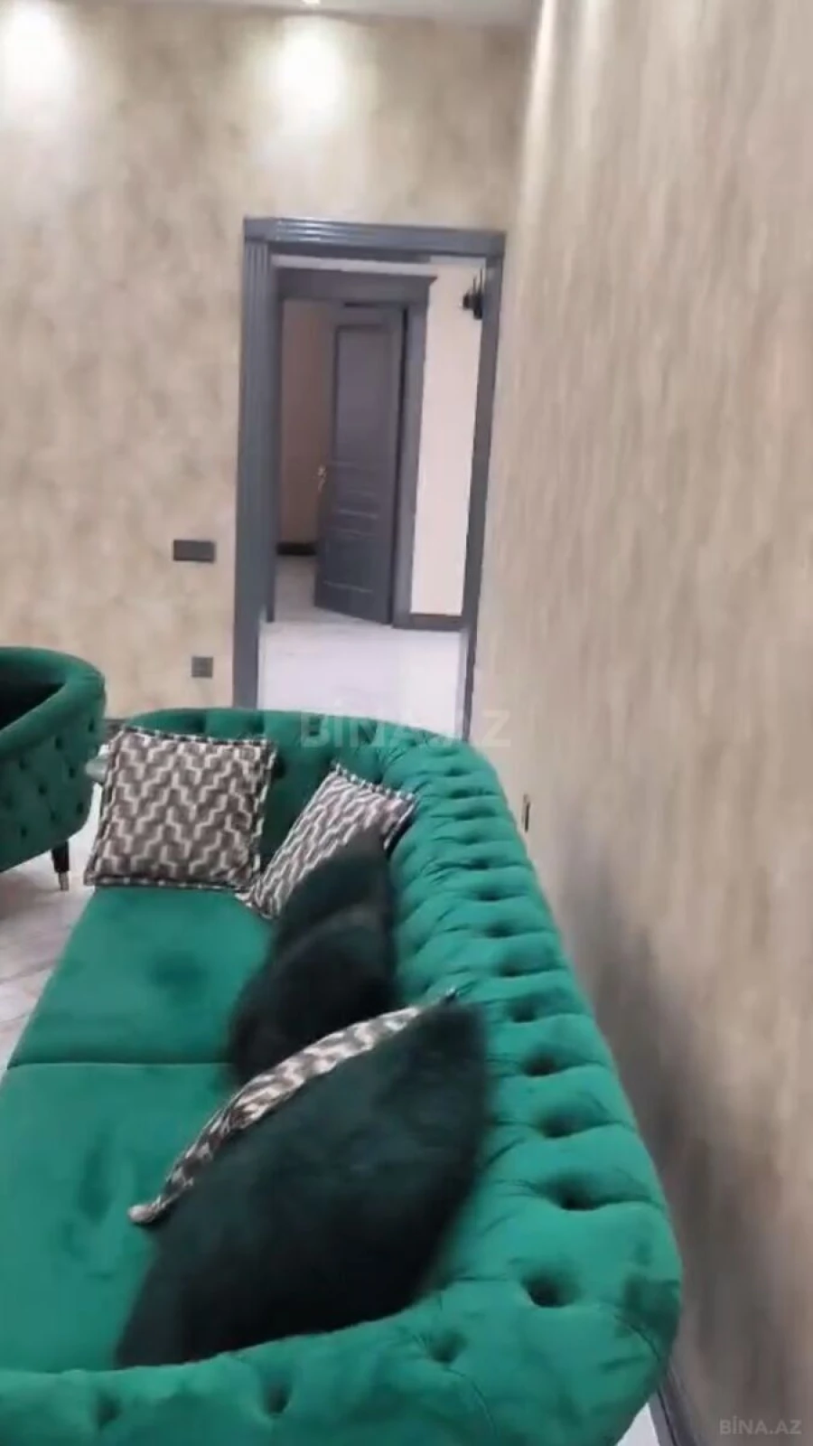 Kirayə verilir 4 otaqlı mənzil 150 m²