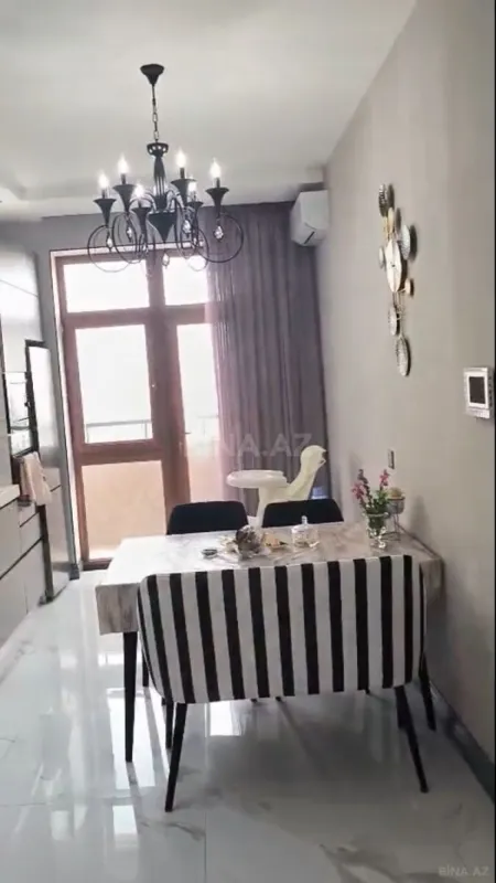 Kirayə verilir 4 otaqlı mənzil 150 m²