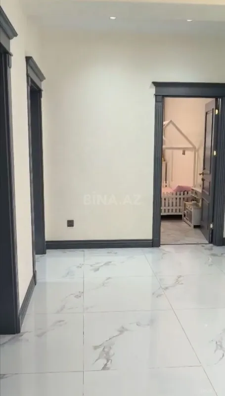 Kirayə verilir 4 otaqlı mənzil 150 m²