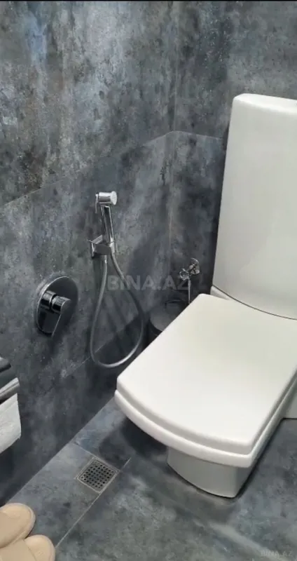 Kirayə verilir 4 otaqlı mənzil 150 m²