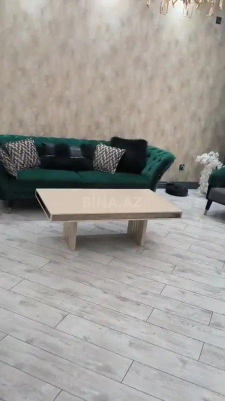 Kirayə verilir 4 otaqlı mənzil 150 m²