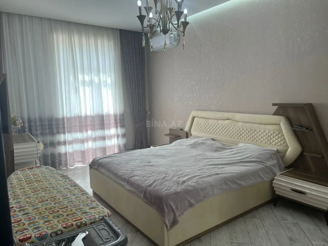 Kirayə verilir 4 otaqlı mənzil 150 m²