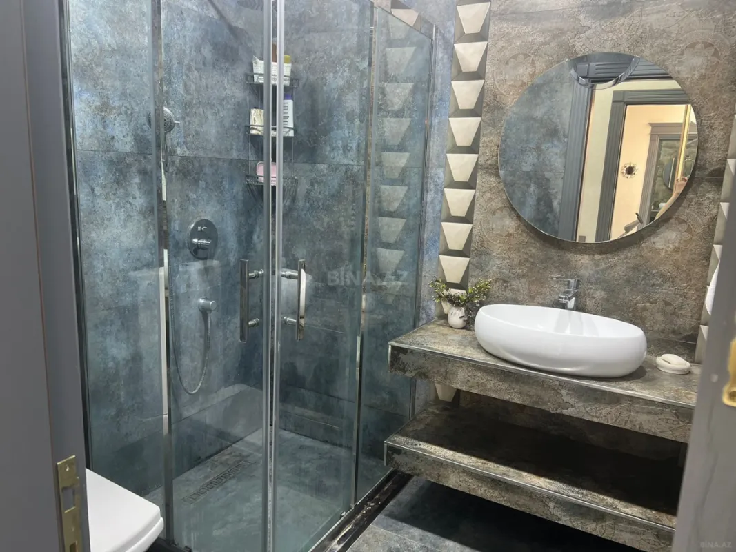 Kirayə verilir 4 otaqlı mənzil 150 m²