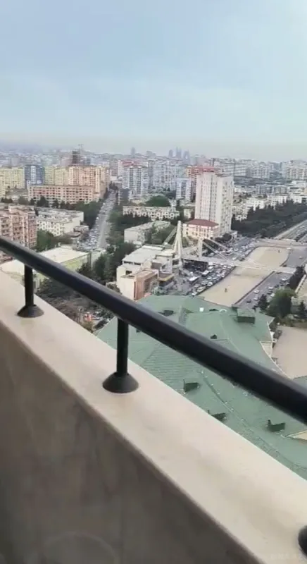 Kirayə verilir 4 otaqlı mənzil 150 m²