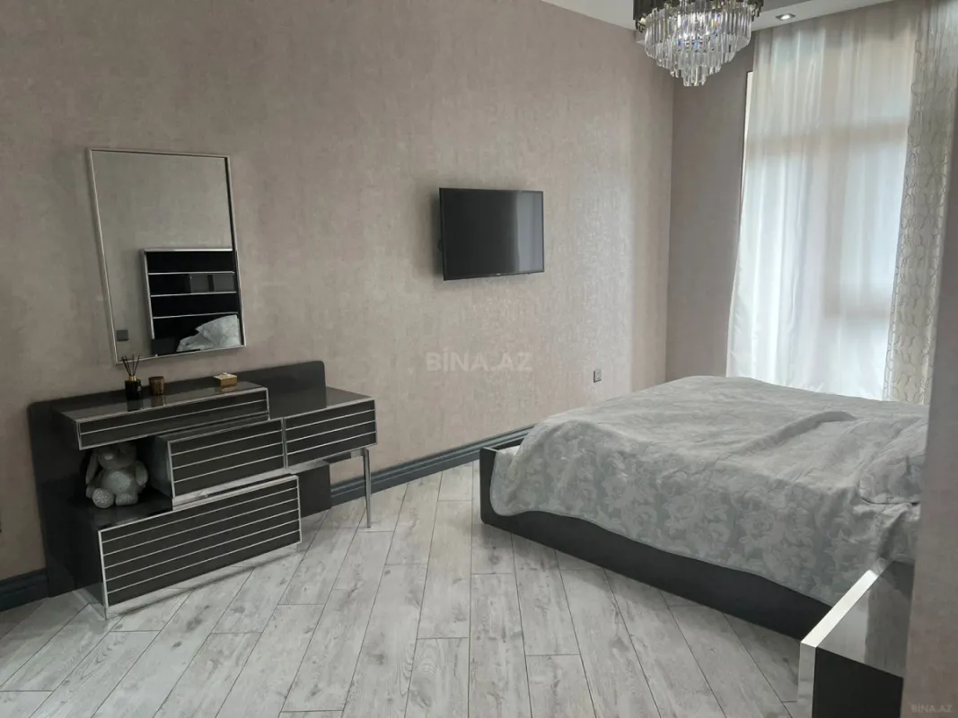 Kirayə verilir 4 otaqlı mənzil 150 m²