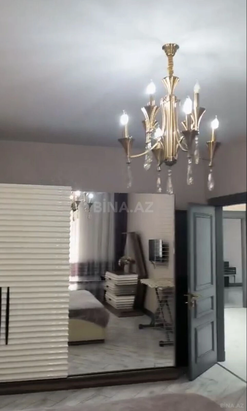 Kirayə verilir 4 otaqlı mənzil 150 m²