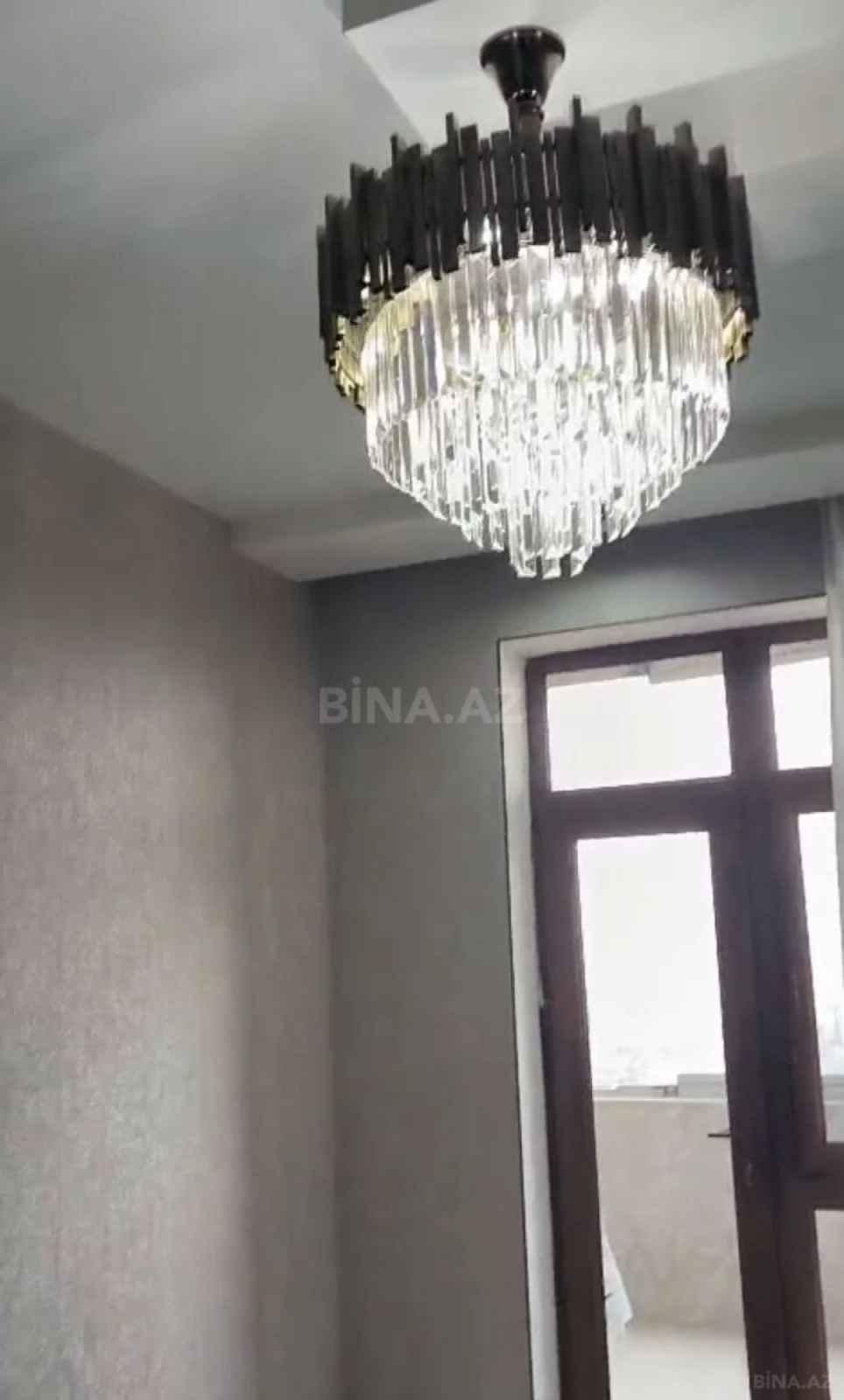 Kirayə verilir 4 otaqlı mənzil 150 m²