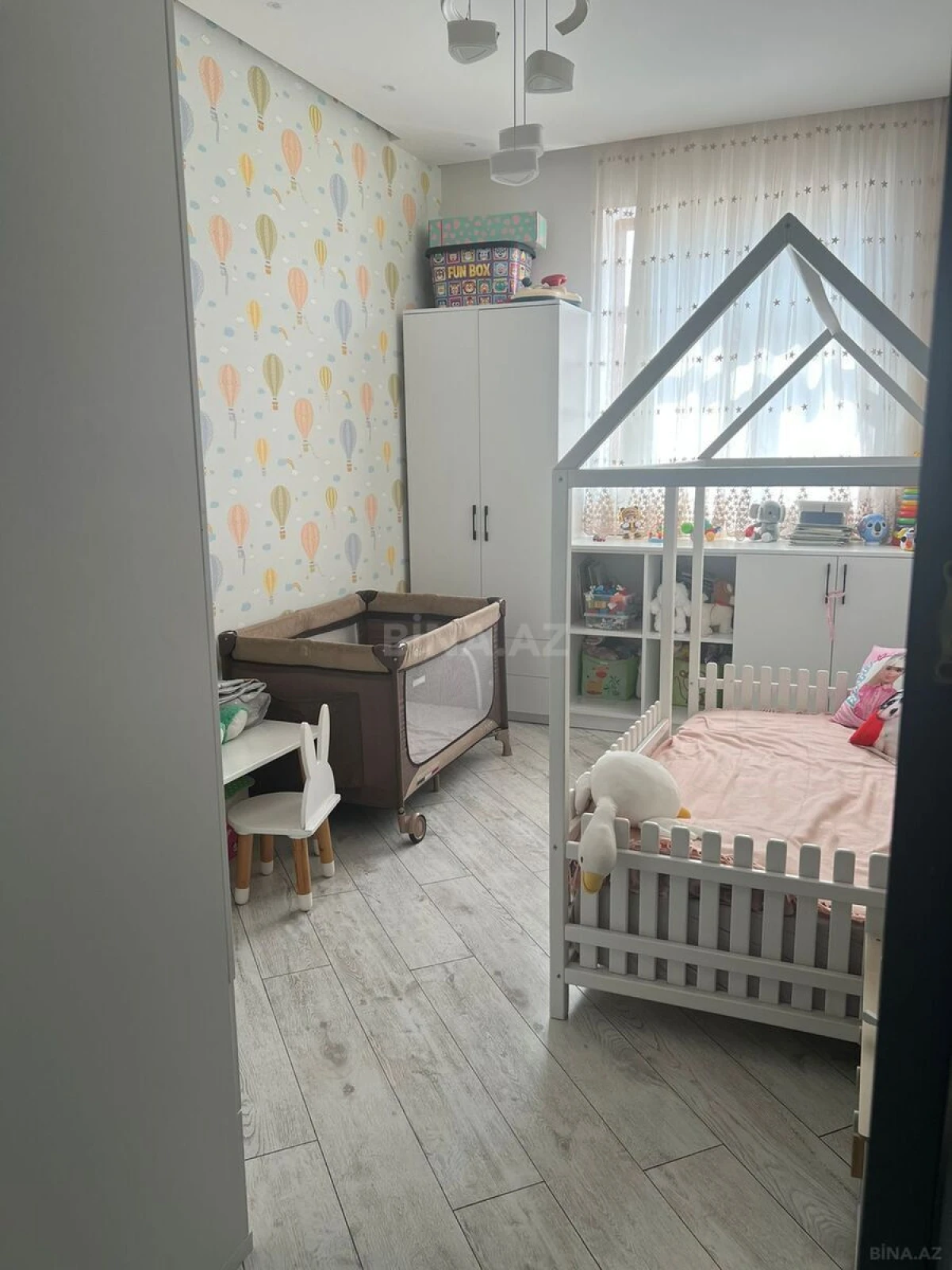 Kirayə verilir 4 otaqlı mənzil 150 m²