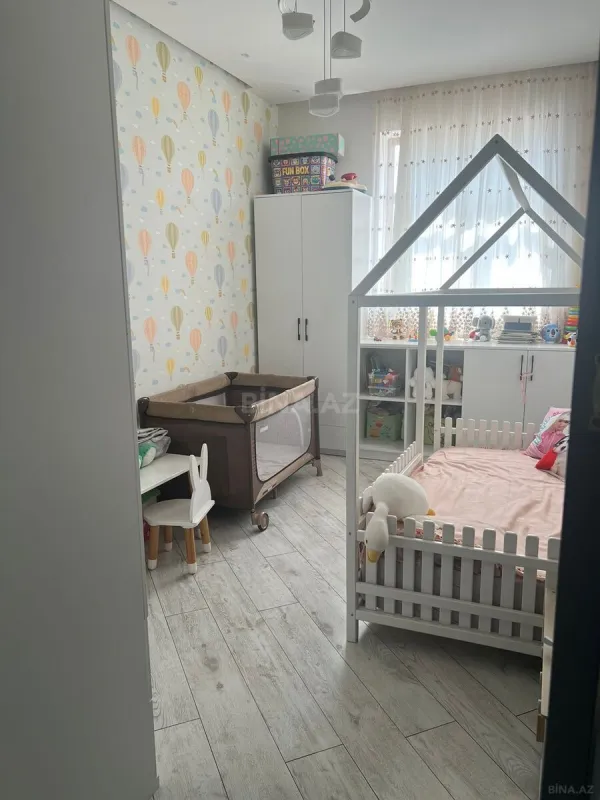 Kirayə verilir 4 otaqlı mənzil 150 m²