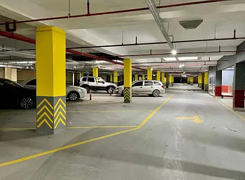 Satılır 4 otaqlı mənzil 185 m²