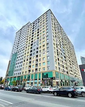 Satılır 4 otaqlı mənzil 185 m²