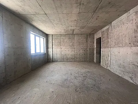 Satılır 4 otaqlı mənzil 185 m²