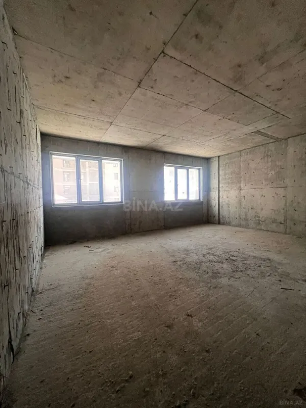 Satılır 4 otaqlı mənzil 185 m²