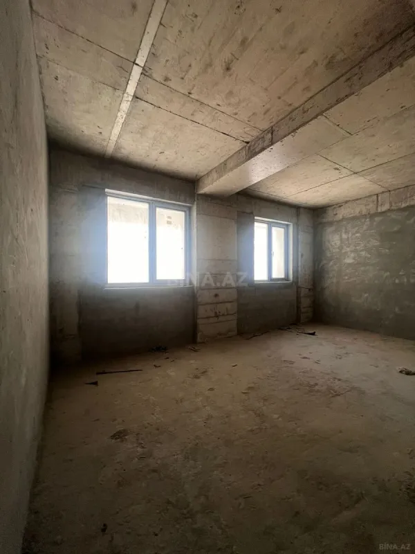 Satılır 4 otaqlı mənzil 185 m²