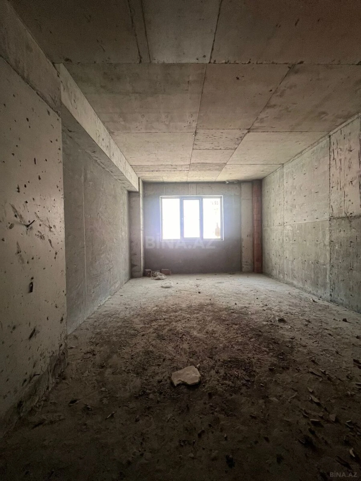 Satılır 4 otaqlı mənzil 185 m²