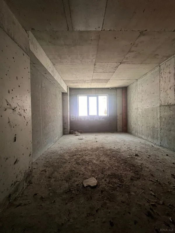 Satılır 4 otaqlı mənzil 185 m²