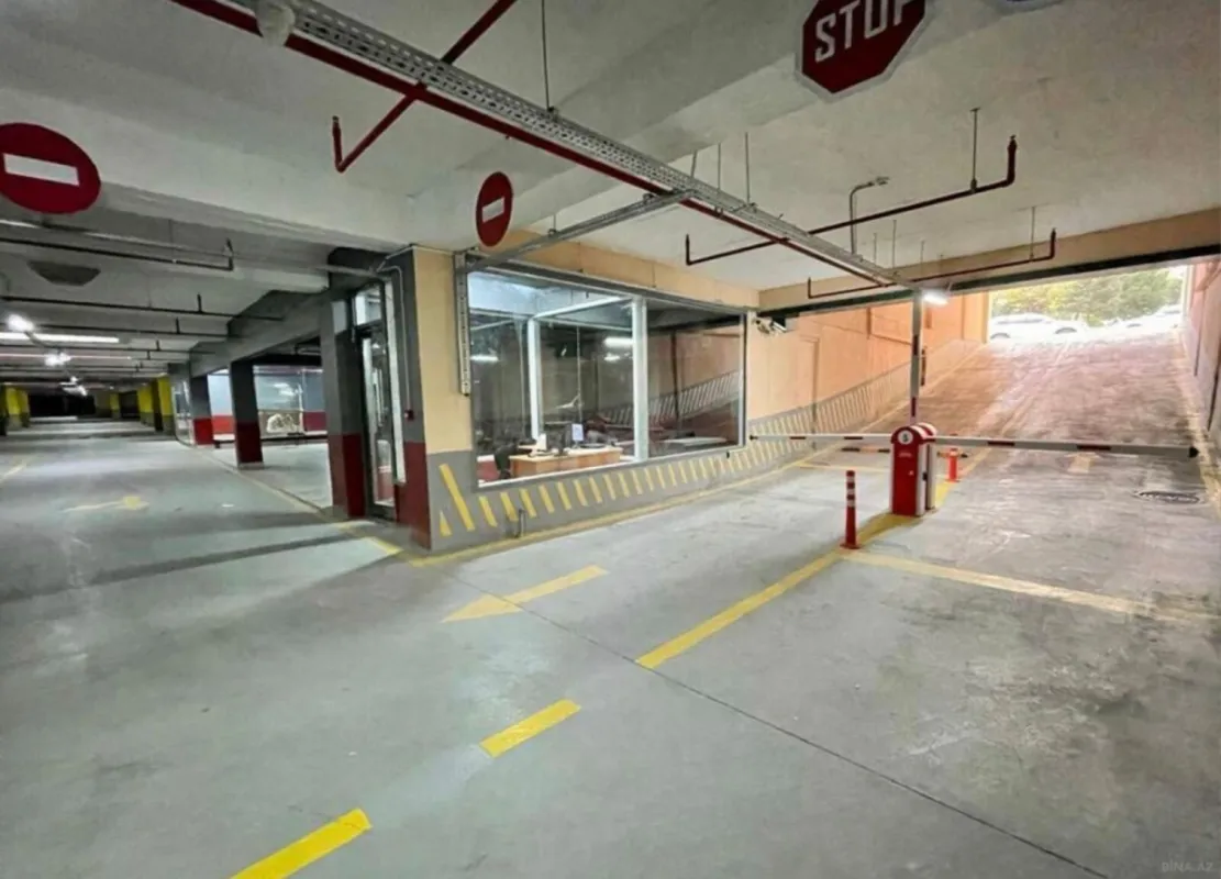 Satılır 4 otaqlı mənzil 185 m²