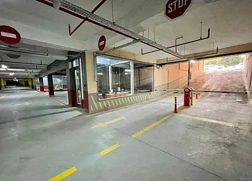 Satılır 4 otaqlı mənzil 185 m²