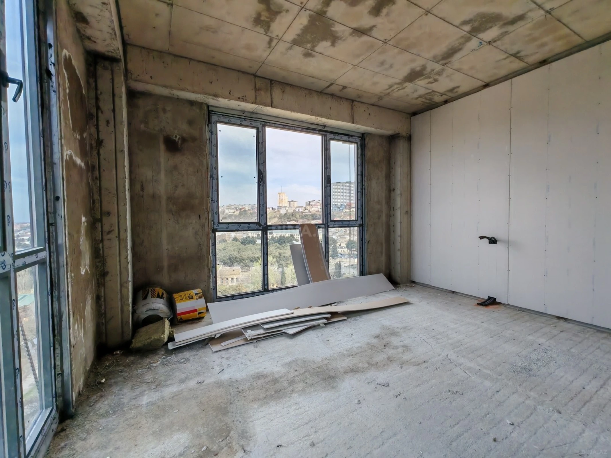 Satılır 3 otaqlı mənzil 87 m²