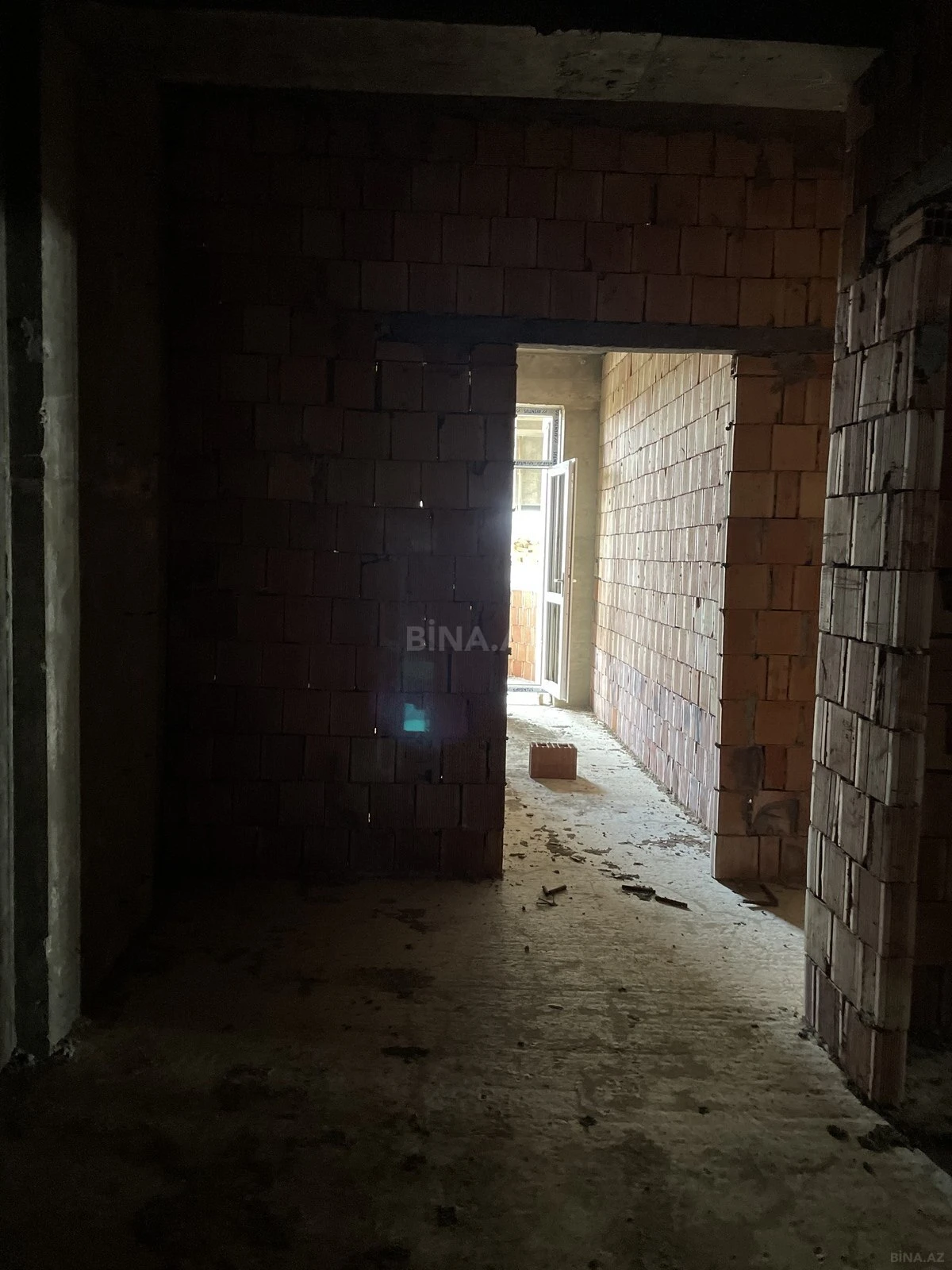 Satılır 2 otaqlı mənzil 79 m²