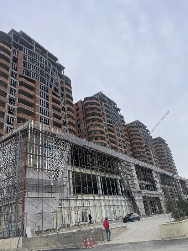 Satılır 2 otaqlı mənzil 79 m²