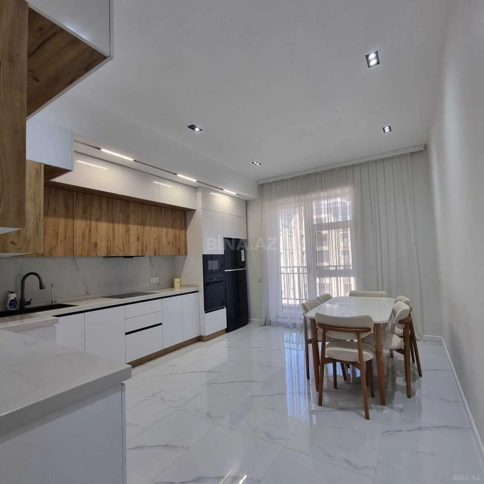 Kirayə verilir 3 otaqlı mənzil 130 m²