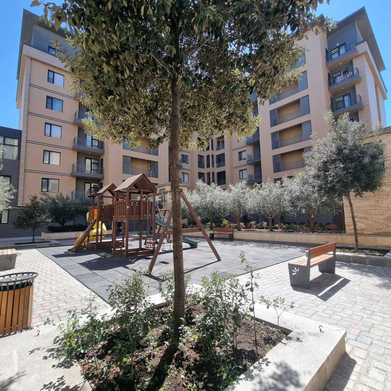 Kirayə verilir 3 otaqlı mənzil 130 m²