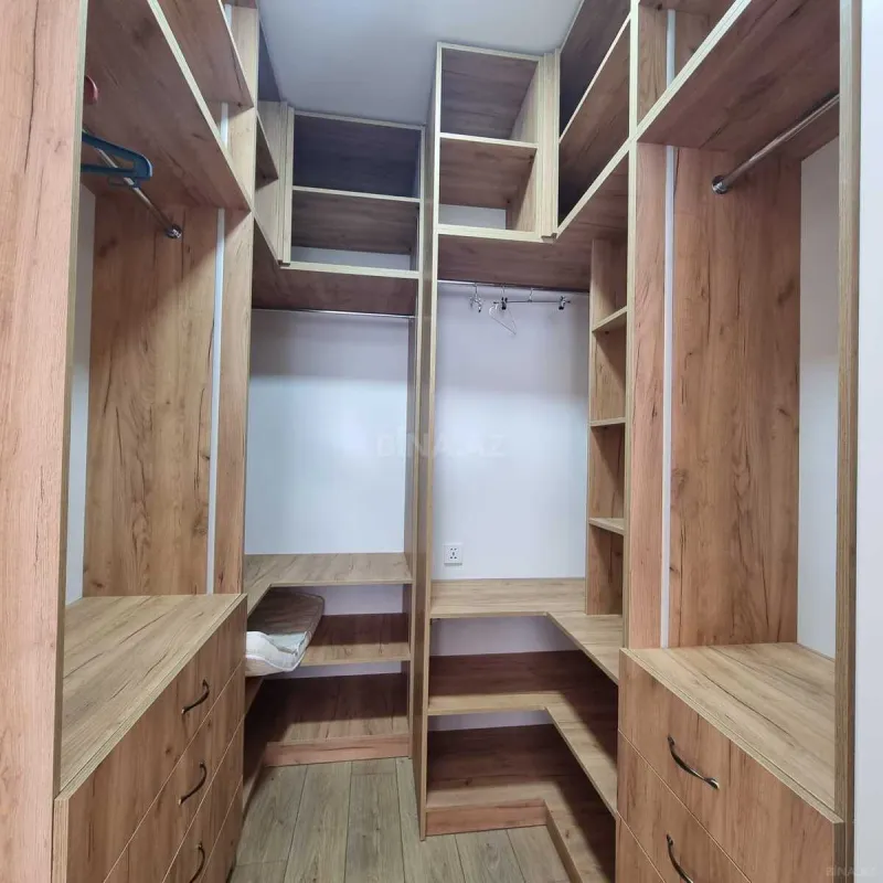 Kirayə verilir 3 otaqlı mənzil 130 m²