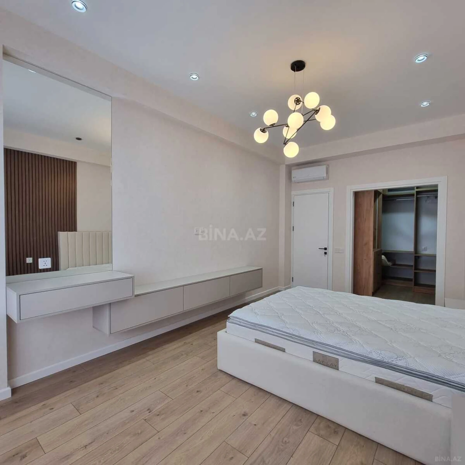 Kirayə verilir 3 otaqlı mənzil 130 m²