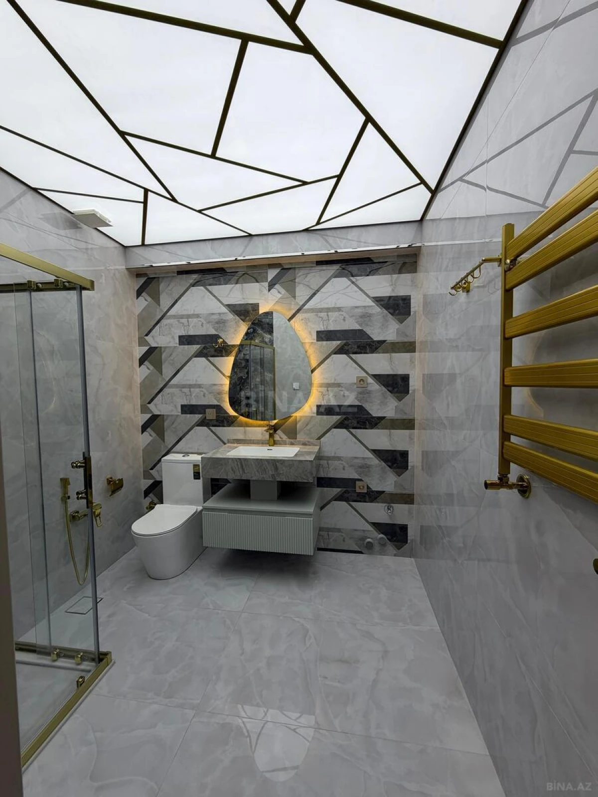 Satılır 3 otaqlı mənzil 110 m²