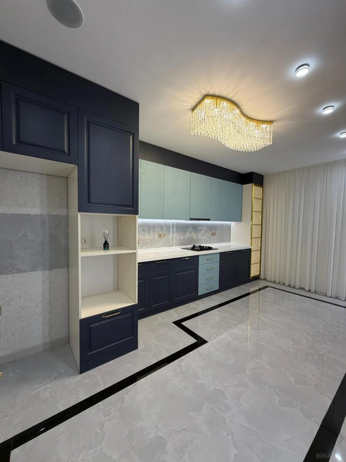 Satılır 3 otaqlı mənzil 110 m²