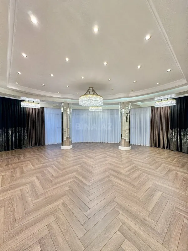 Satılır 4 otaqlı mənzil 207 m²