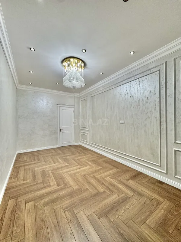 Satılır 4 otaqlı mənzil 207 m²