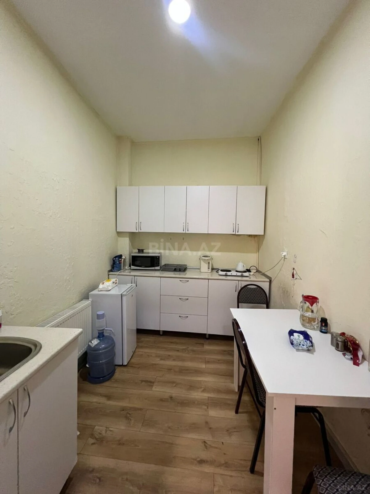 Kirayə verilir 7 otaqlı ofis 180 m²