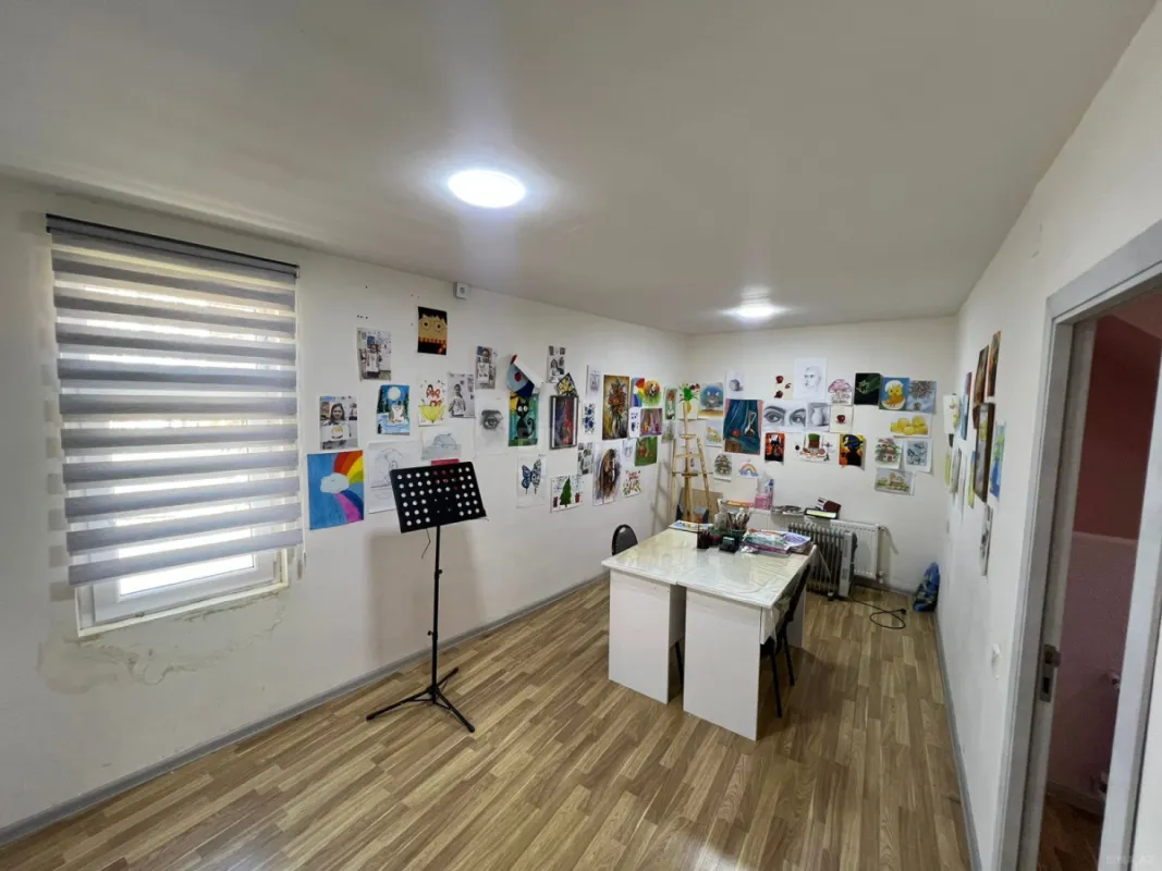 Kirayə verilir 7 otaqlı ofis 180 m²