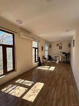 Kirayə verilir 7 otaqlı ofis 180 m² — Bakı, Nizami 7 otaq 180.00 m²
