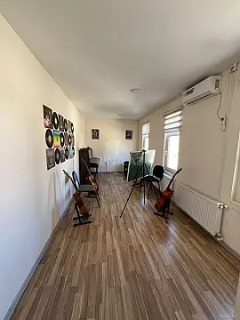 Kirayə verilir 7 otaqlı ofis 180 m²