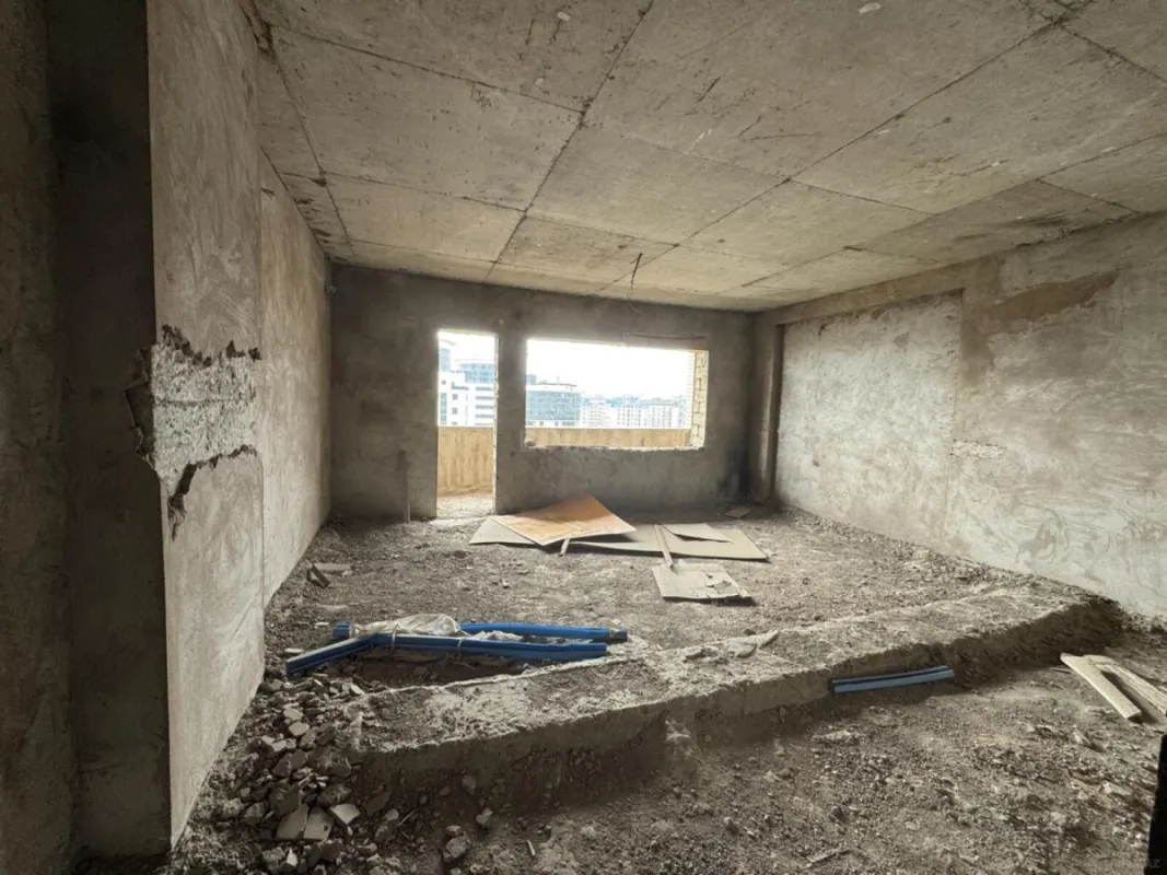 Satılır 3 otaqlı mənzil 158 m²